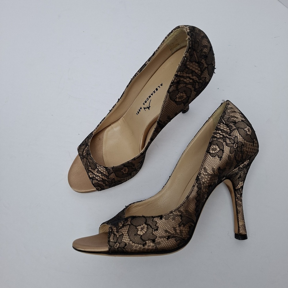 Vtg Italian Leather Floral Lacey Heels Pumps 37.5 US 7.5 (Fits like 7) Peep‎ Toe
